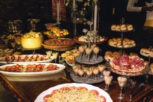 Tầm Quan Trọng Của Việc Đào Tạo Nhân Viên Về Vệ Sinh An Toàn Thực Phẩm Tại Nhà Hàng Buffet