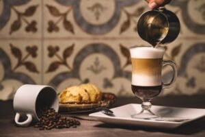 Cách Trang Trí Quán Coffee Ý Thu Hút Khách Hàng