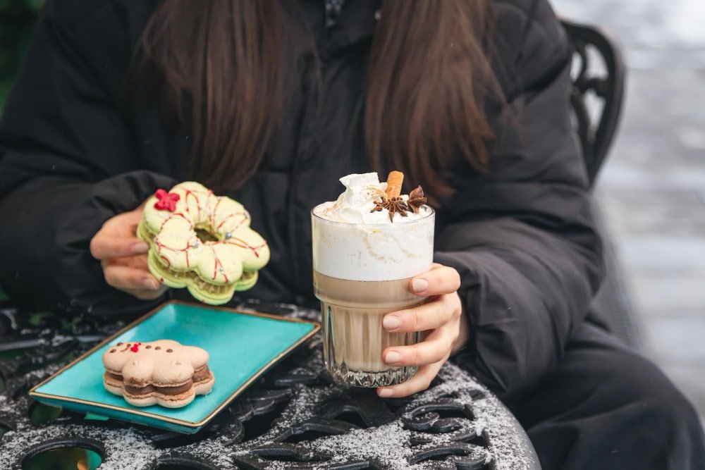 Cách Thưởng Thức Coffee Ý Với Kem Tươi – Sự Kết Hợp Tuyệt Vời Giữa Thanh Lịch và Hương Vị